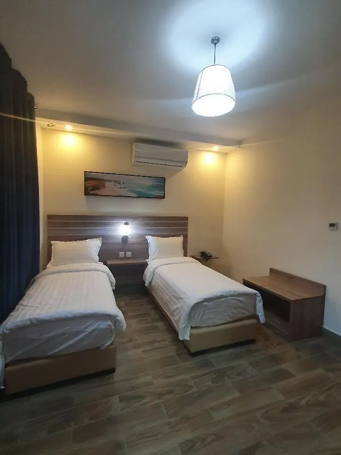 La Riva Hotel アカバ