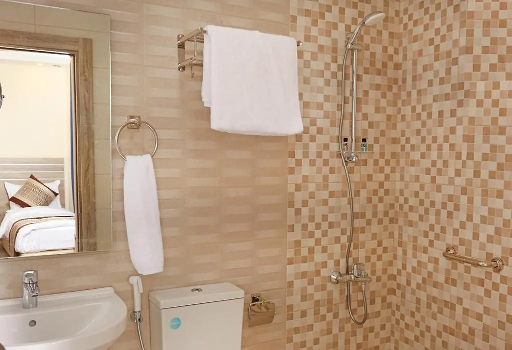 La Riva Hotel アカバ